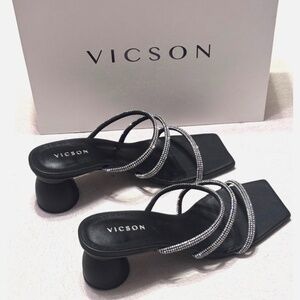 Vicson Mia Strappy Sandals Black with Silver Sz 9 B Round Heels